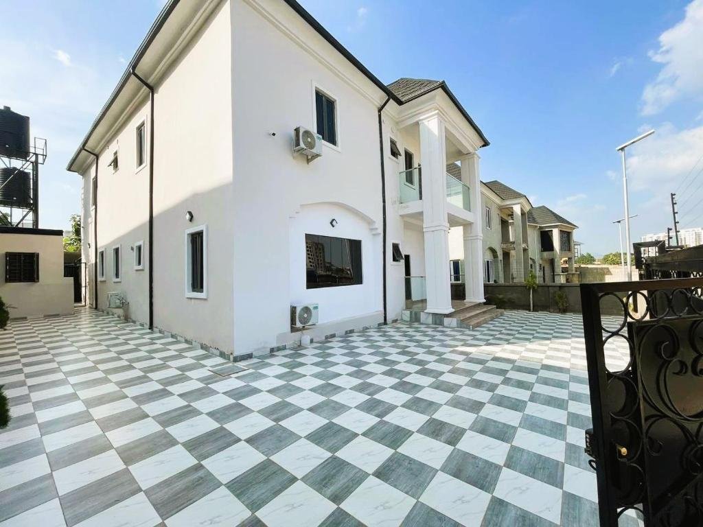 Emirate Residence