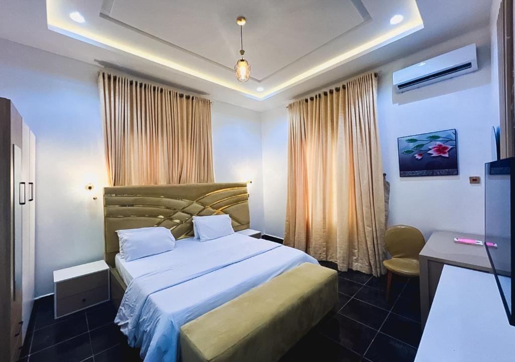 Standard King Room