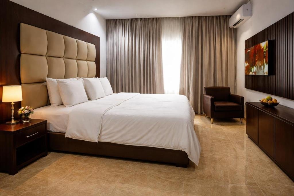 Deluxe King Room