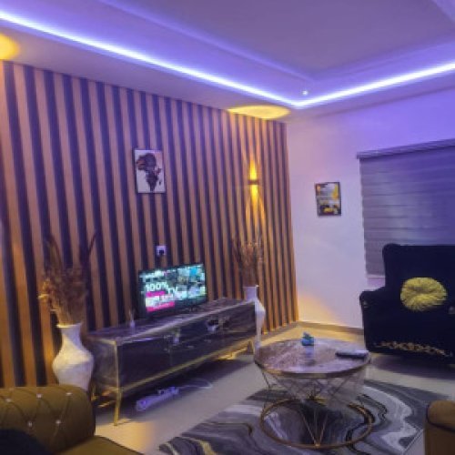 King Dee Suites and Apartments
